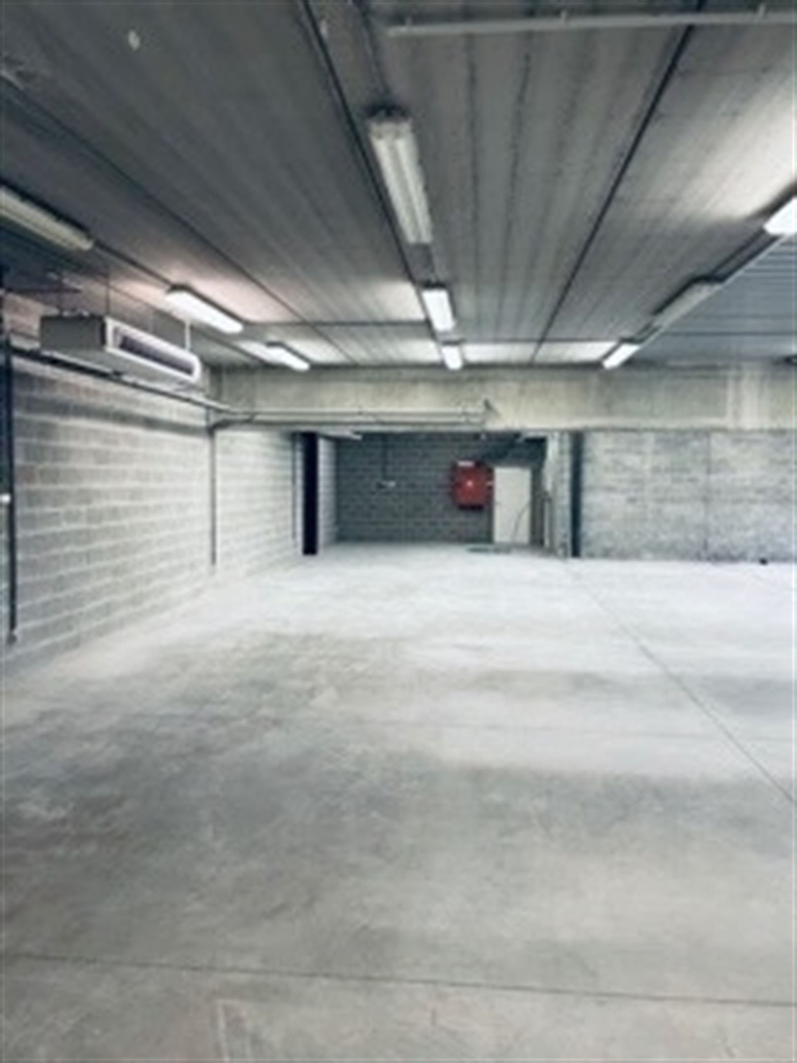 kantoorgebouw met 2x 400m² op her eerste en tweede verdiep - reeds ingericht foto 3