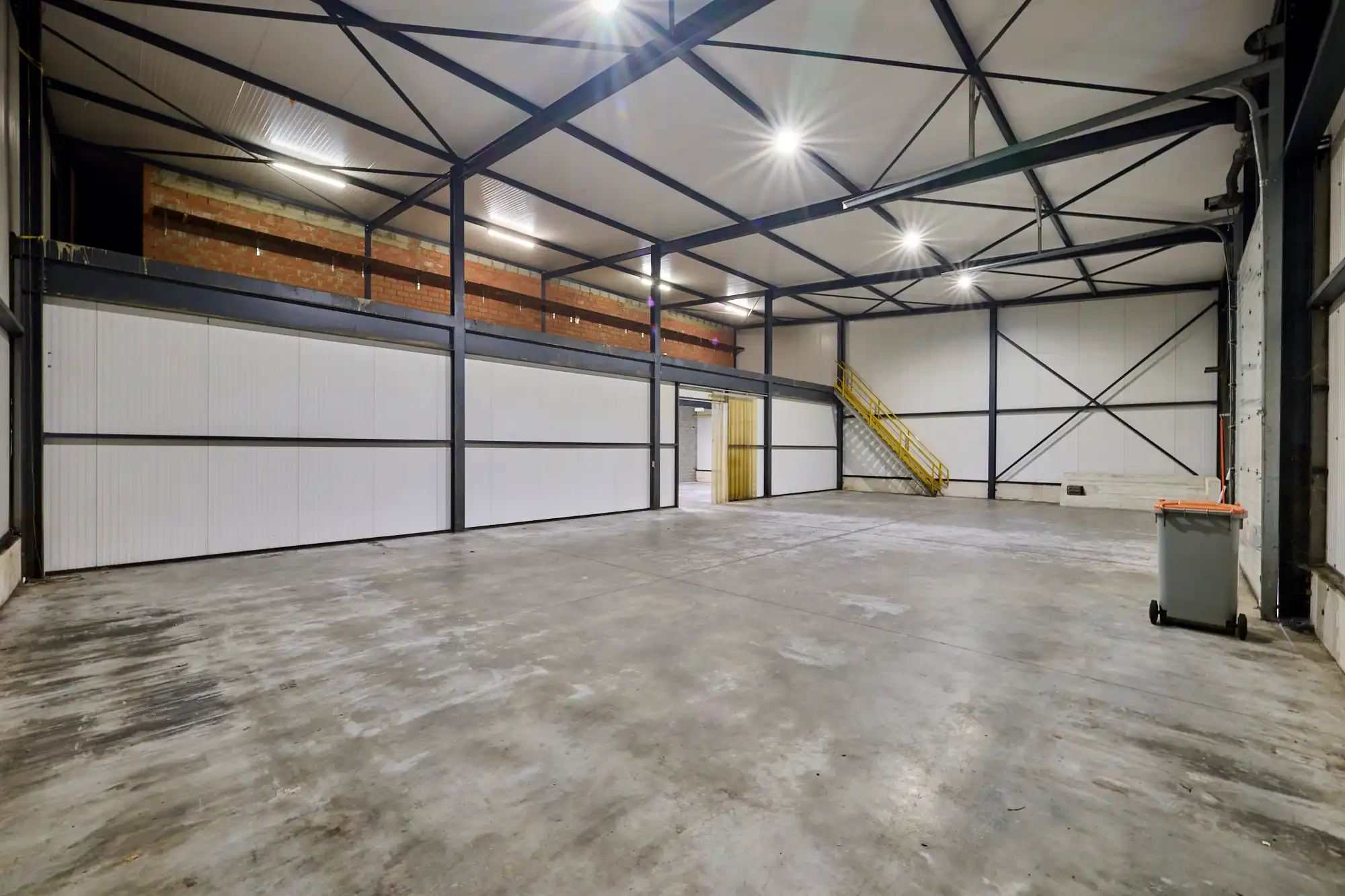 TE KOOP Dilsen-Stokkem: bedrijfsgebouw met appartementen foto 13