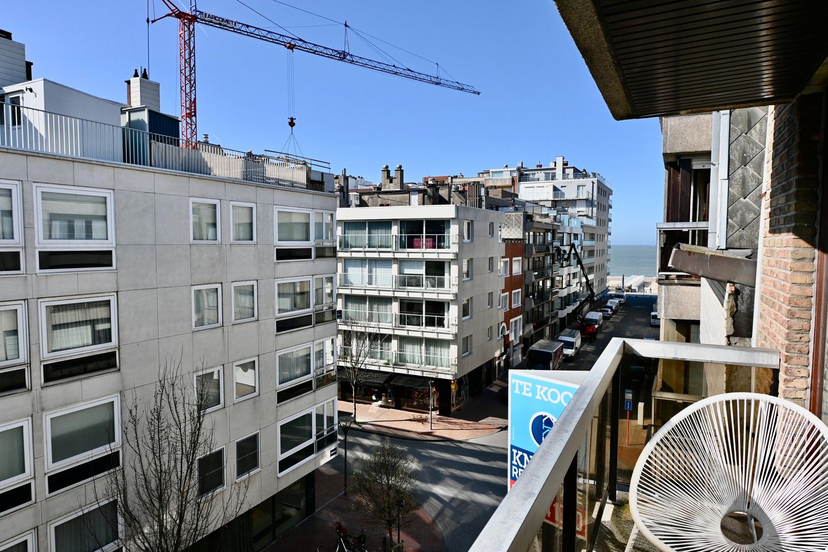 Luxueus appartement met zijdelings zeezicht, gelegen tussen de Kustlaan en de Dumortierlaan. foto 2