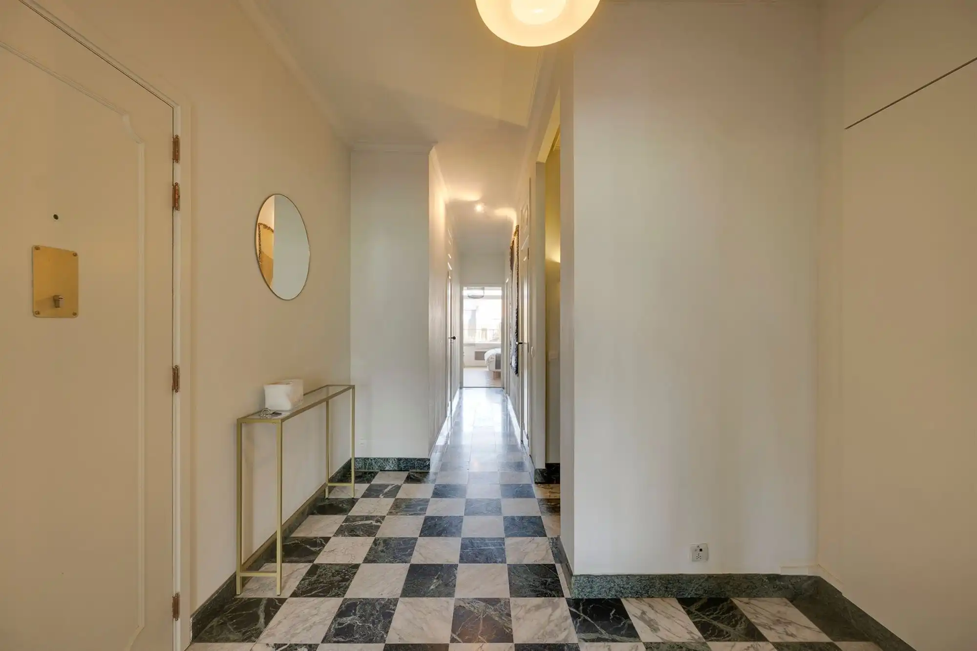 Stijlvol gerenoveerd stadsappartement met terras foto 13