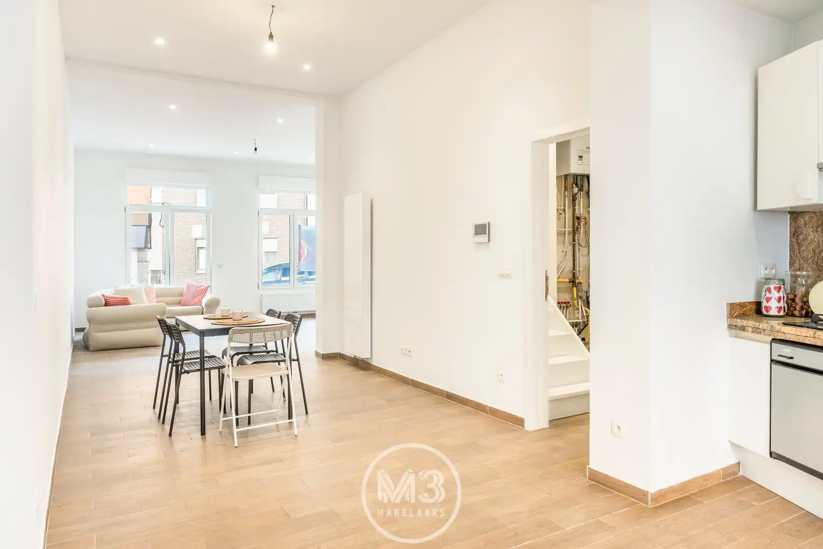 Gerenoveerde gezinswoning I 4 slpk | 2 badk | Label B | Instapklaar foto {{pictureIndex}}