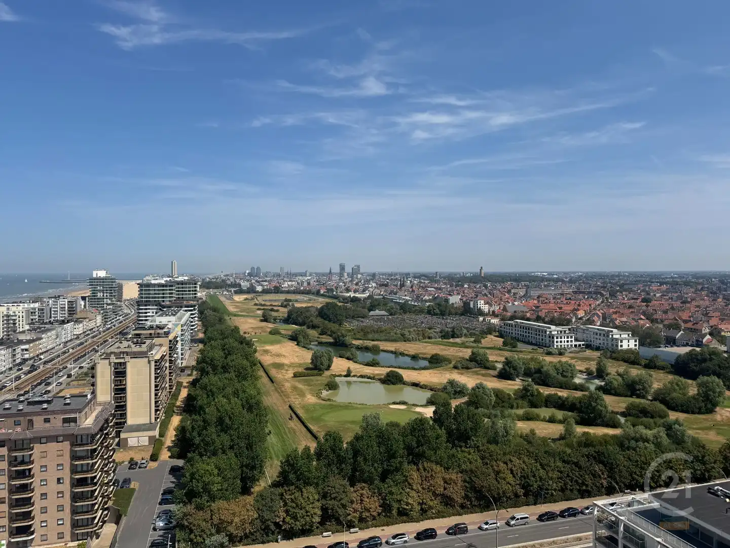 Exclusief nieuwbouw hoekappartement met panoramisch uitzicht en zijdelings zeezicht in Oostende foto 2
