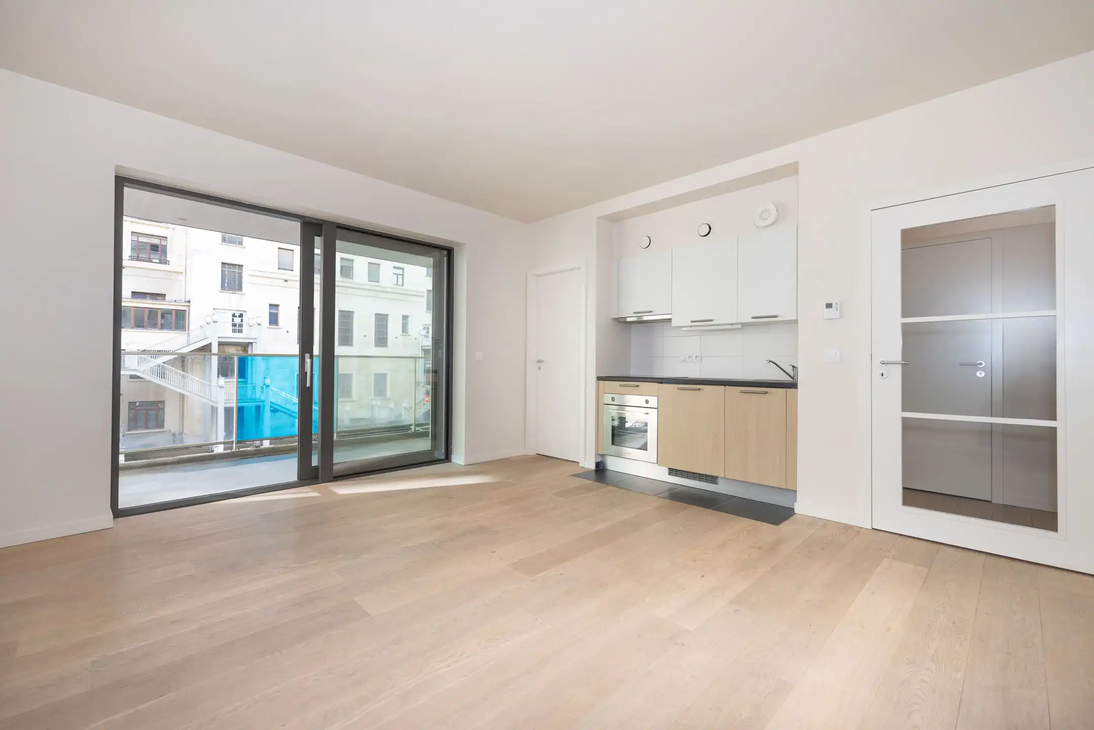 Stijlvol wonen met terras in de Europese wijk foto {{pictureIndex}}