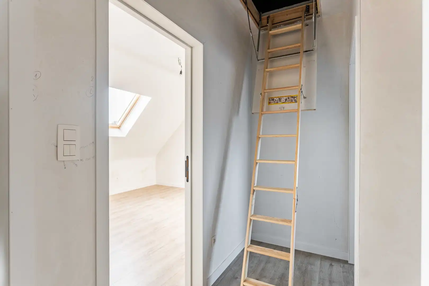 Centraal gelegen halfopen nieuwbouwwoning foto 15