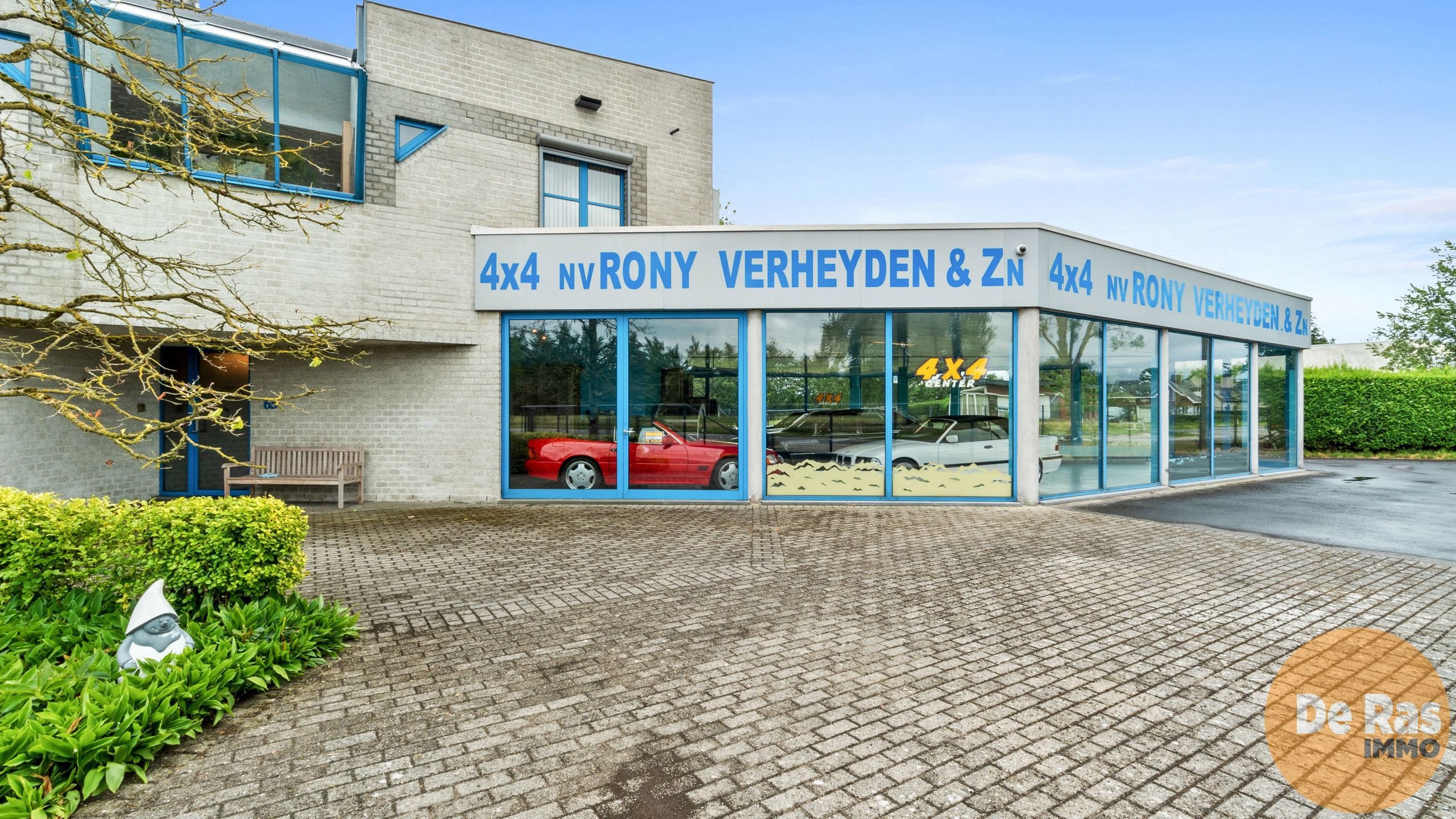 KALKEN  - Zeer centraal gelegen handelspand met ruim appartement foto 2