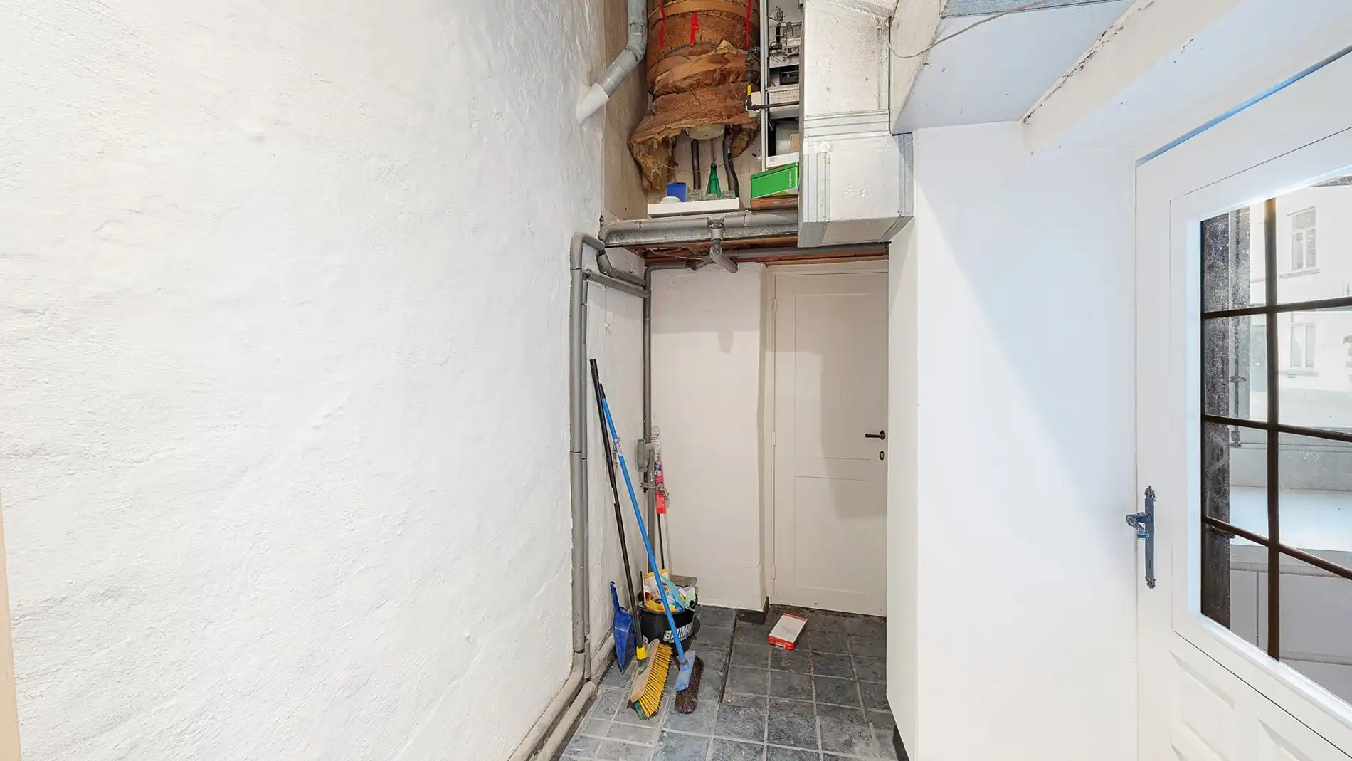 Charmante woning aan het Sint-Annaplein te Brugge foto 18