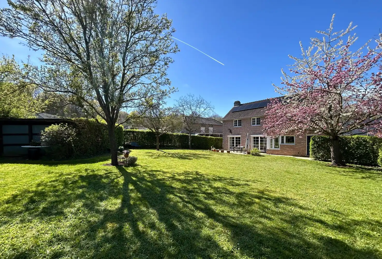 Prachtige energetische villa op een rustige en groene locatie foto {{pictureIndex}}