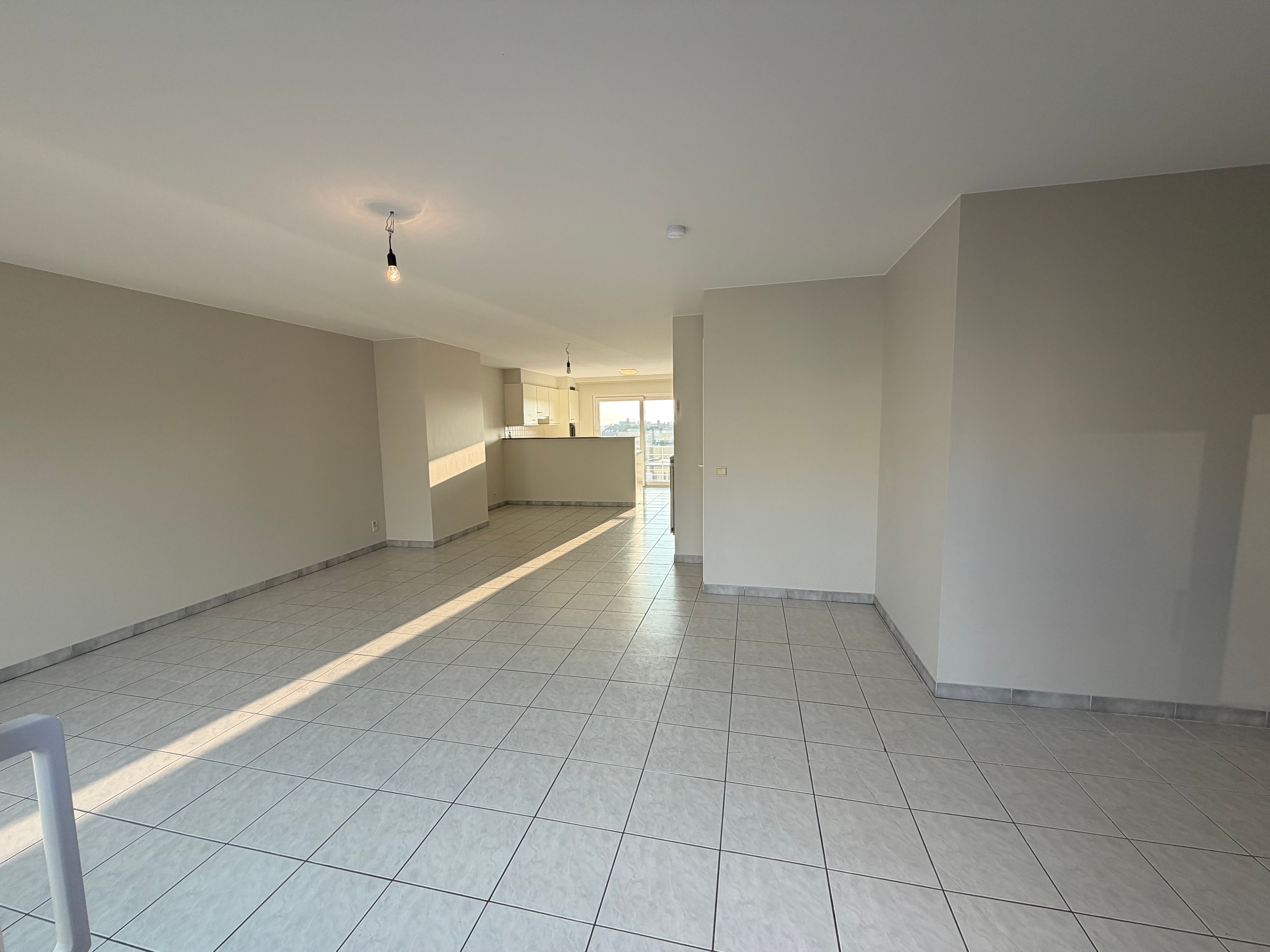 Mooi duplexappartement met drie slaapkamers en twee zongerichte terrassen. foto 16