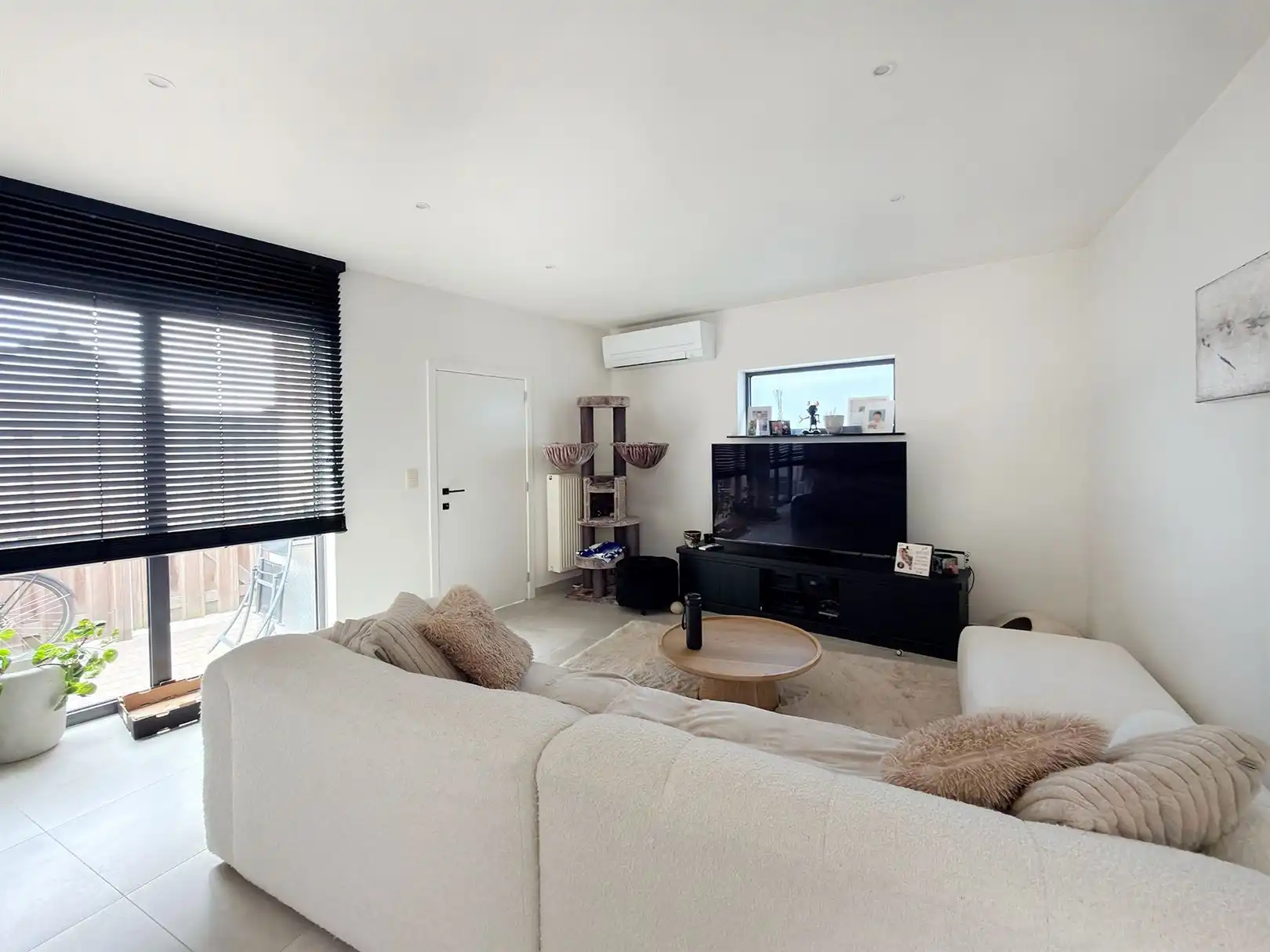 Handelsgelijkvloers, 3 appartementen en eigen parking!! foto 18