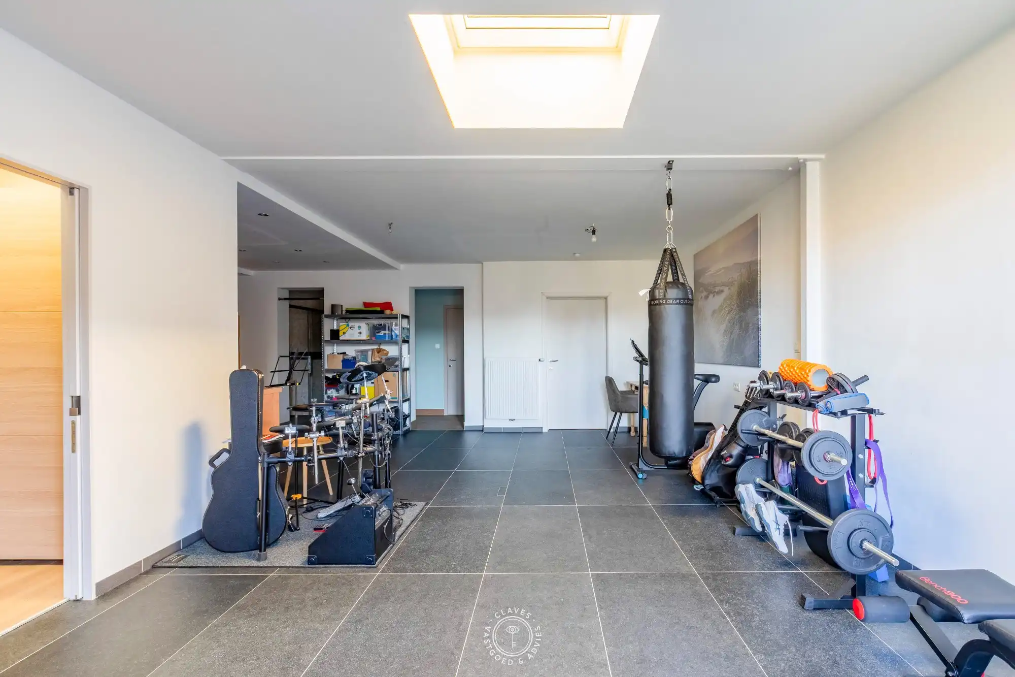 Beneden appartement met één slaapkamer en boven een duplex met drie slaapkamers — twee woonunits op één adres foto 15