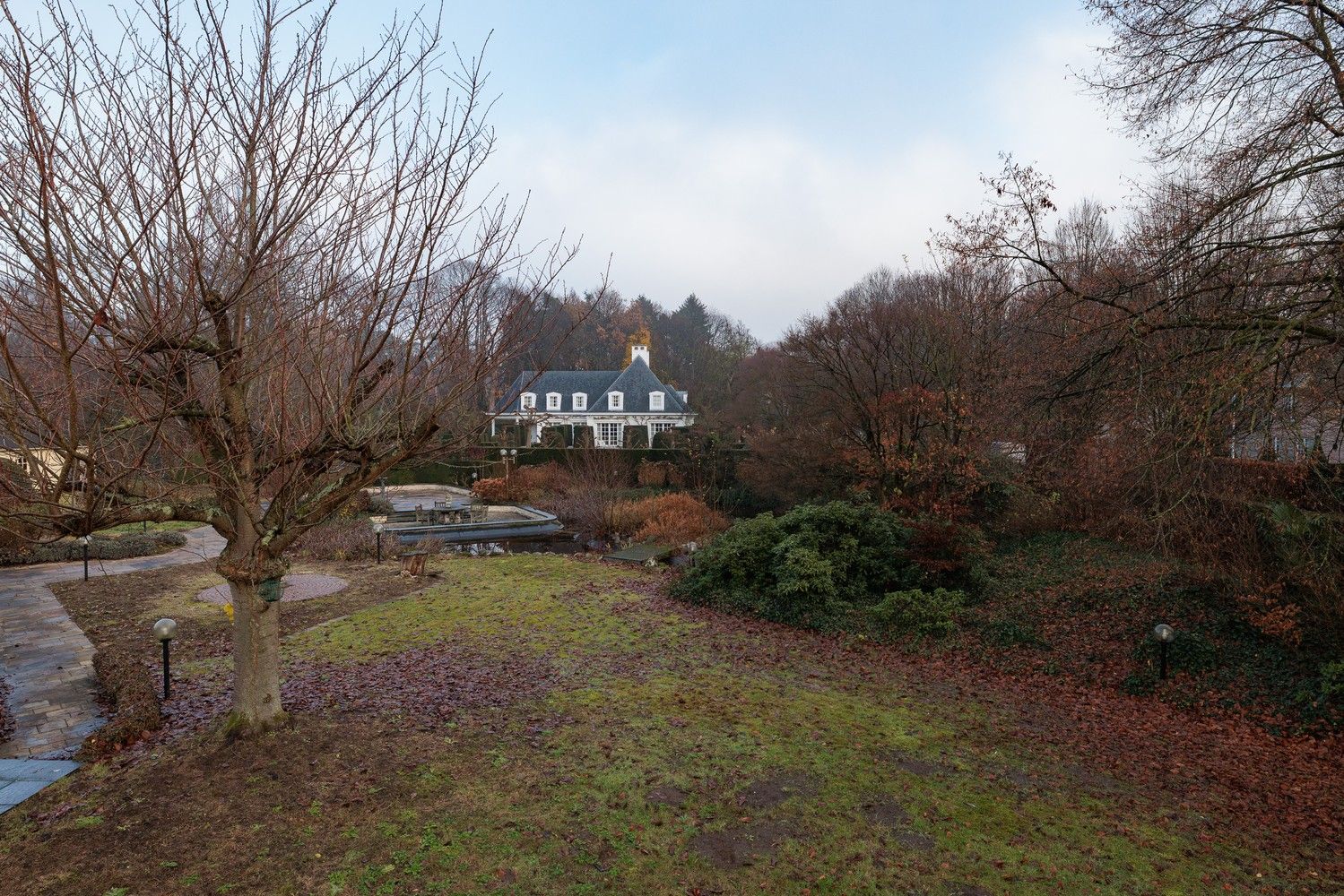 Riante villa op ruim perceel van ca. 3.928m2 foto 28