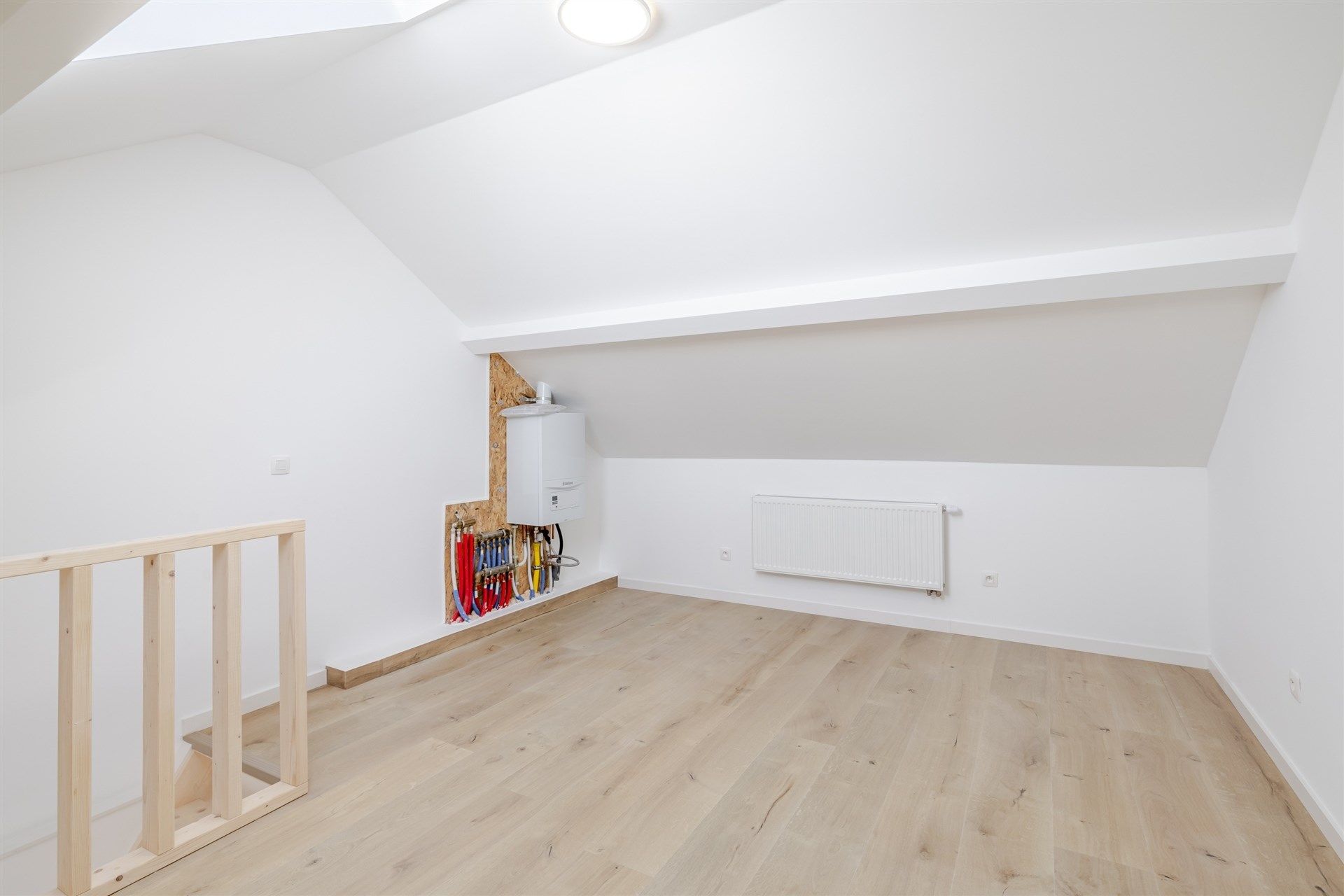 Subliem gerenoveerde woning met 3 slks en tuin foto 18