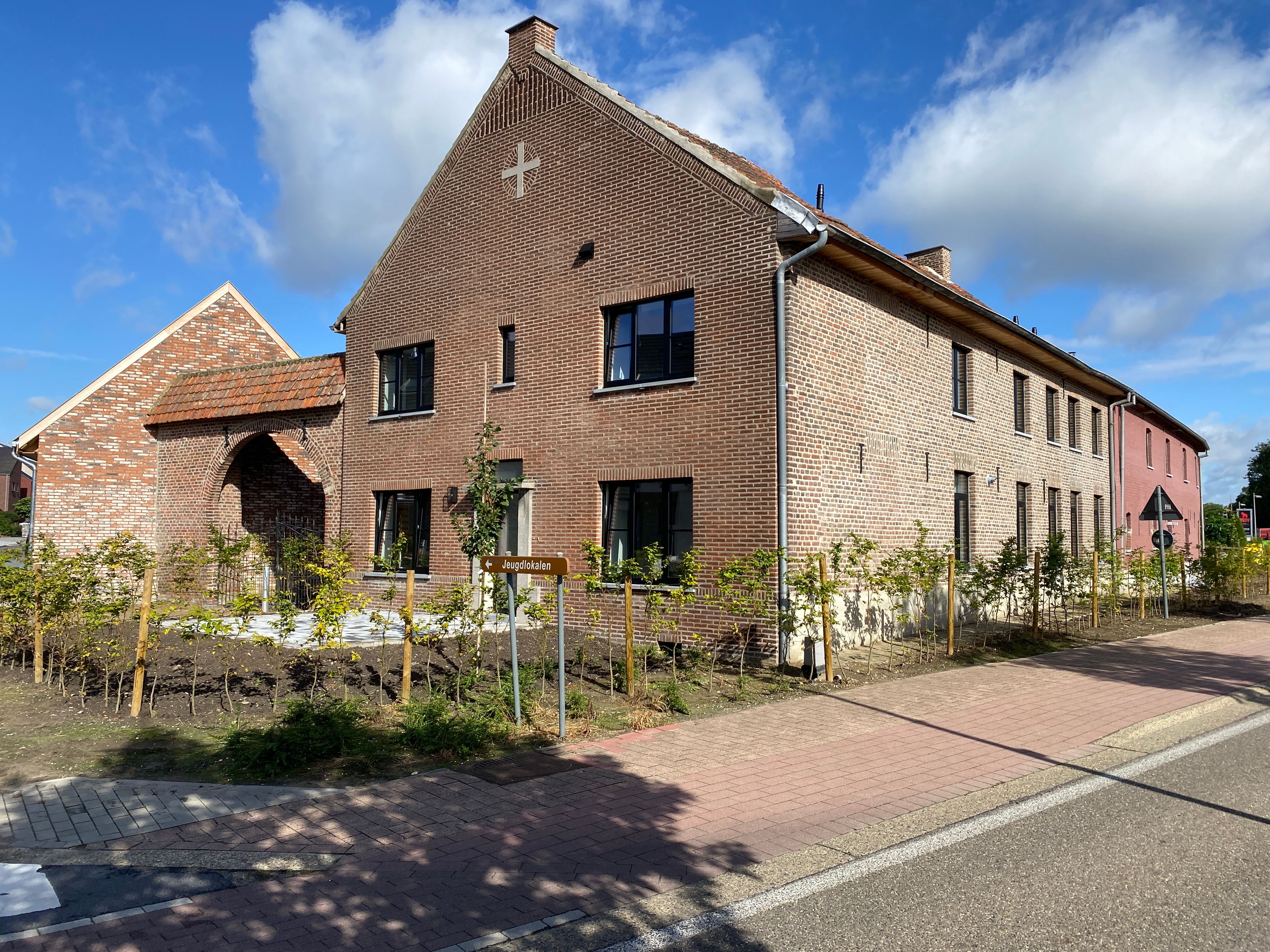 TE HUUR: Volledig gerenoveerde woning met 3 slaapkamers (Breekiezel 9 bus 10, Gruitrode) foto 1