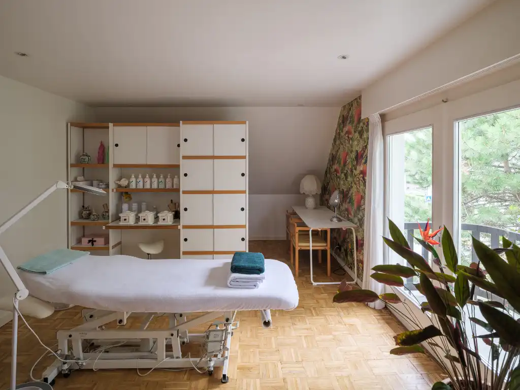 Karaktervolle woning met polyvalente achterbouw en aangename tuin in Westrem. foto 23