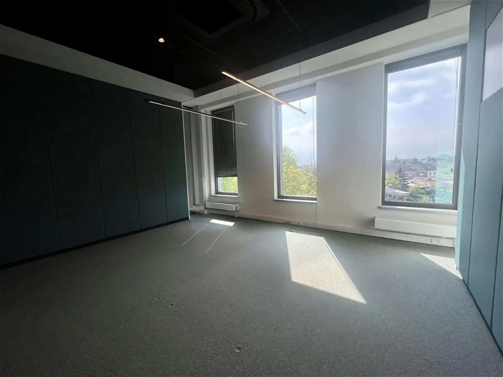 Instapklare kantoren in Zele met ruime parking foto 5