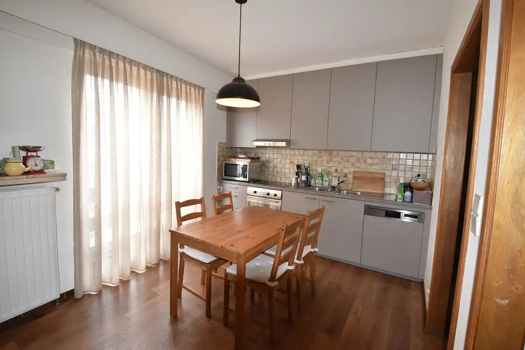 Ruim en lichtrijk appartement met garage in het centrum van Nieuwkerken-Waas foto 11