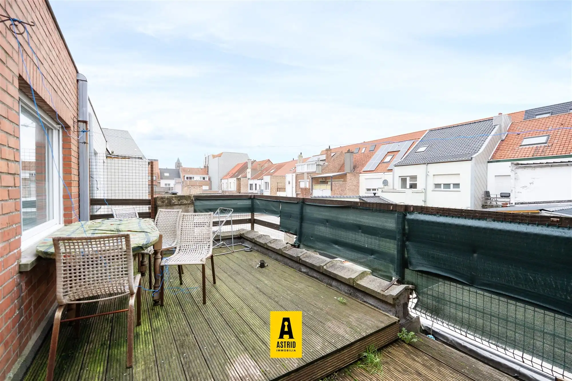  Ruime rijwoning met 5 slaapkamers en tweewoonst-indeling op topligging in Bredene foto 27