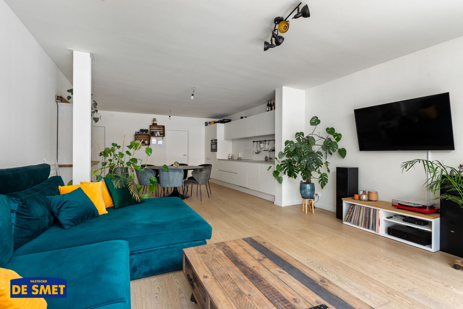 Recent appartement met lift en ruim terras pal in centrum foto 3