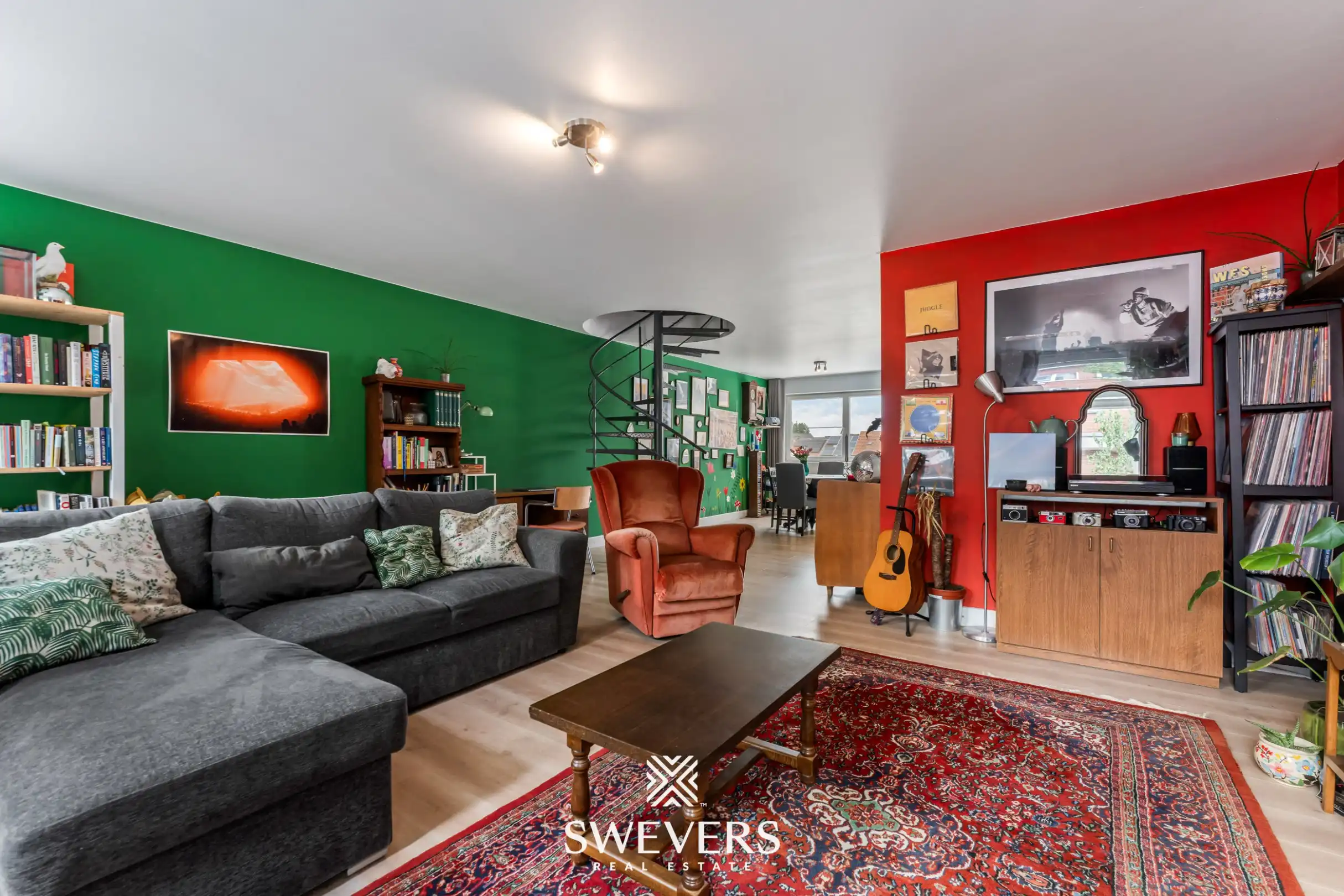 Instapklaar ruim duplex-appartement met 3 slaapkamers op toplocatie foto 2