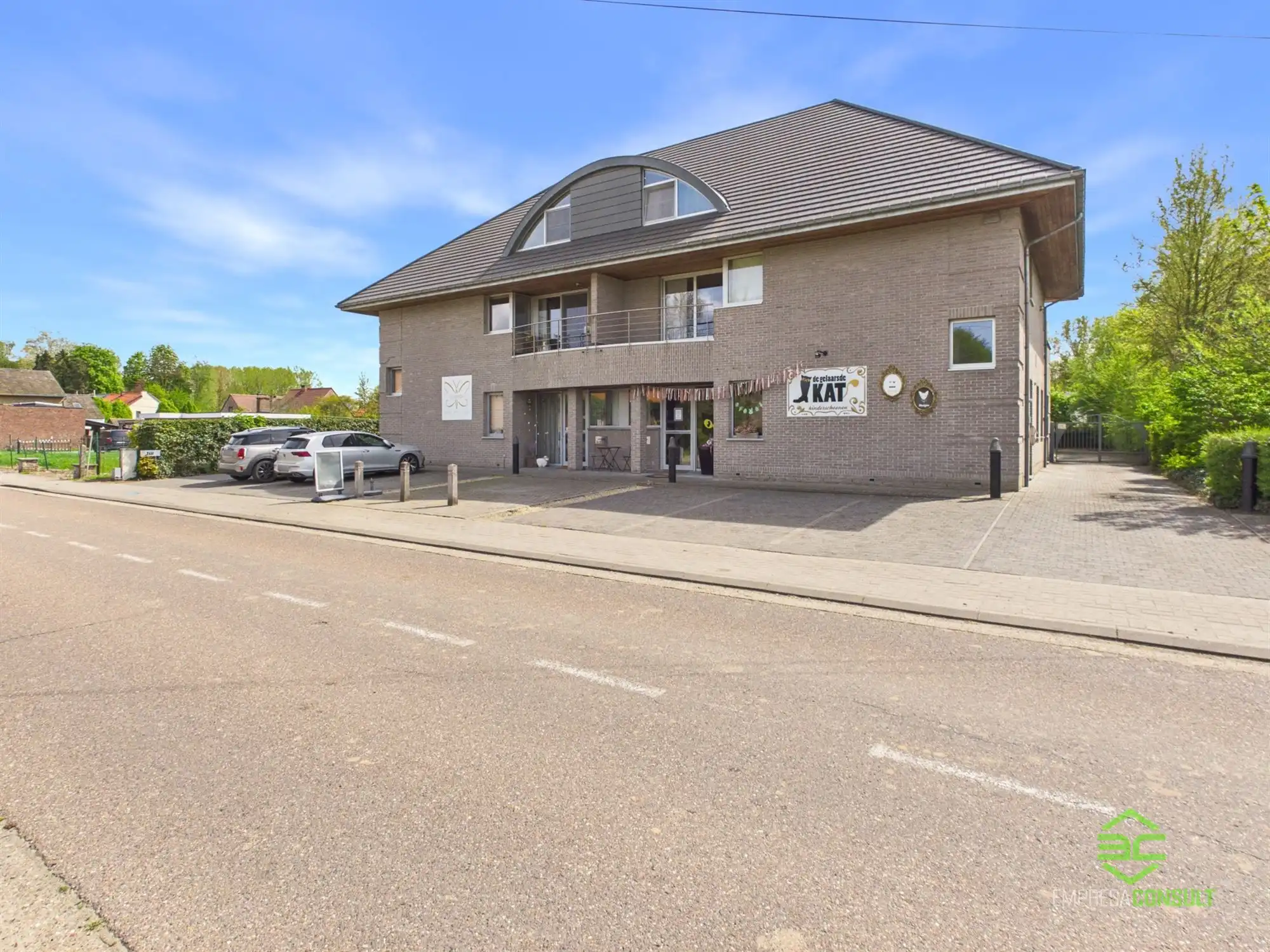 Handelsruimte van 125m² aan doorgaande weg in Budingen! foto 2