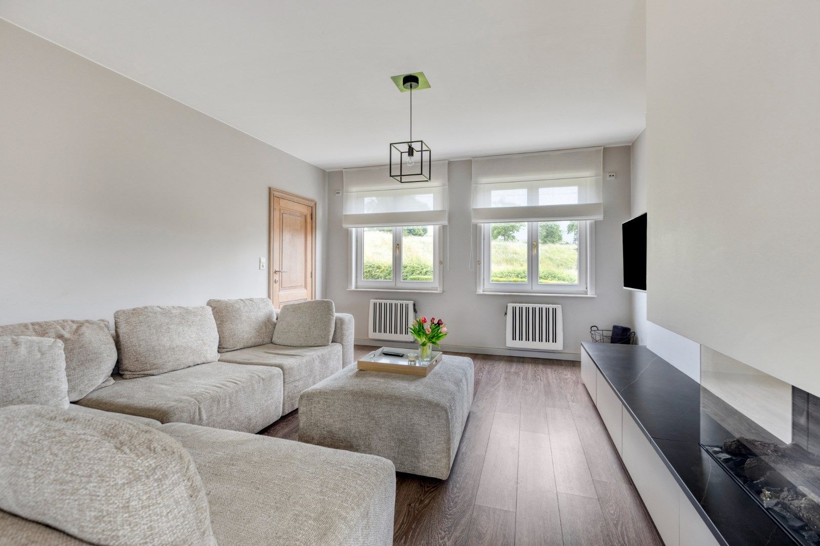 Instapklare woning met prachtig aangelegde tuin foto 7