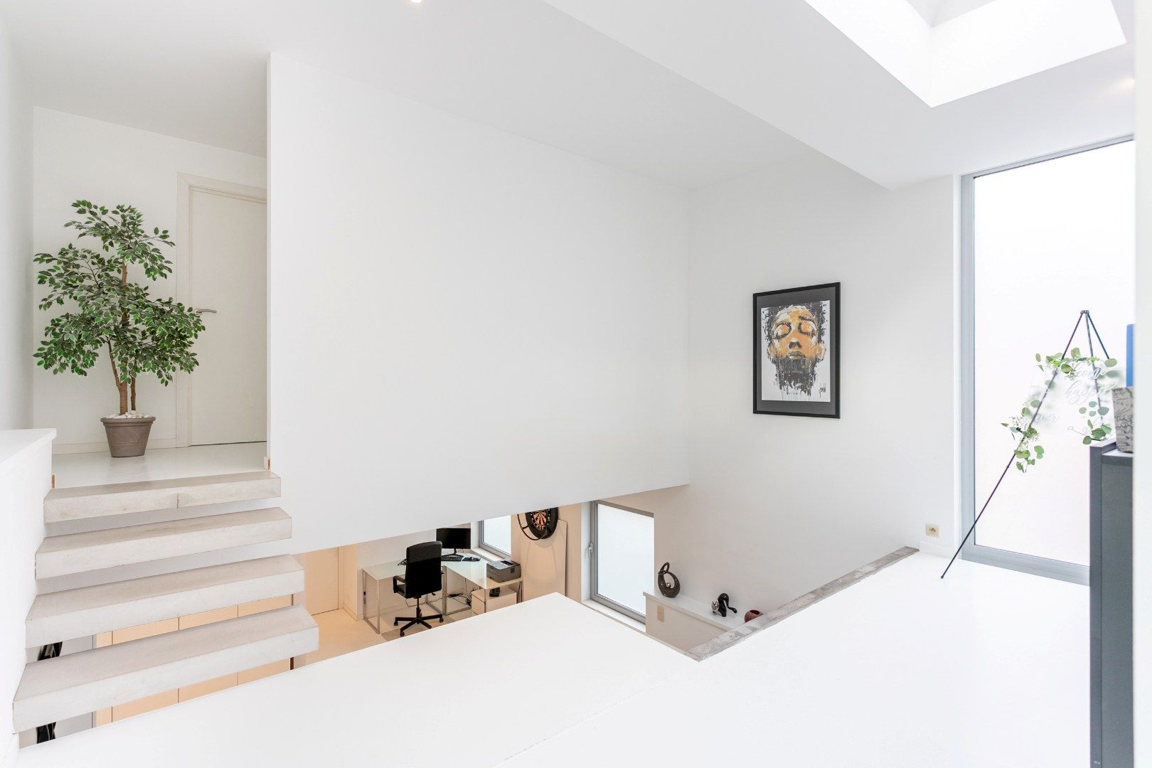 Ruime woning met 5 slpk en 3 badkamers foto 14