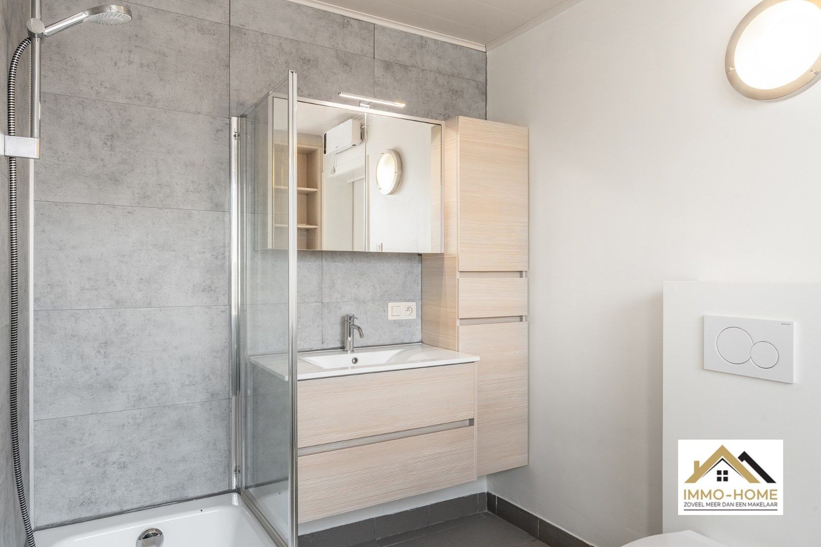 Recent gerenoveerde woning te Oostakker!  foto 7