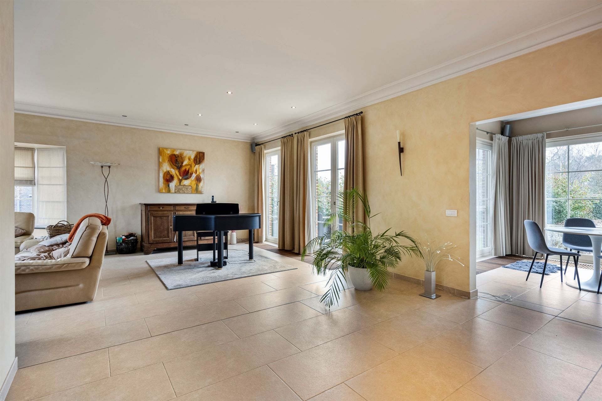 Prachige villa in doodlopende wijk foto 6