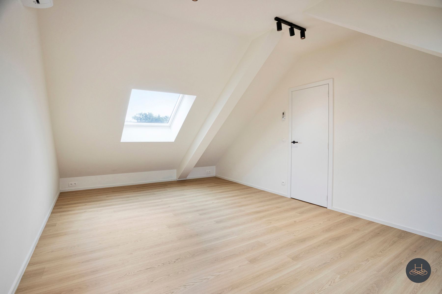 Ruime gezinswoning met vijf slaapkamers foto 21