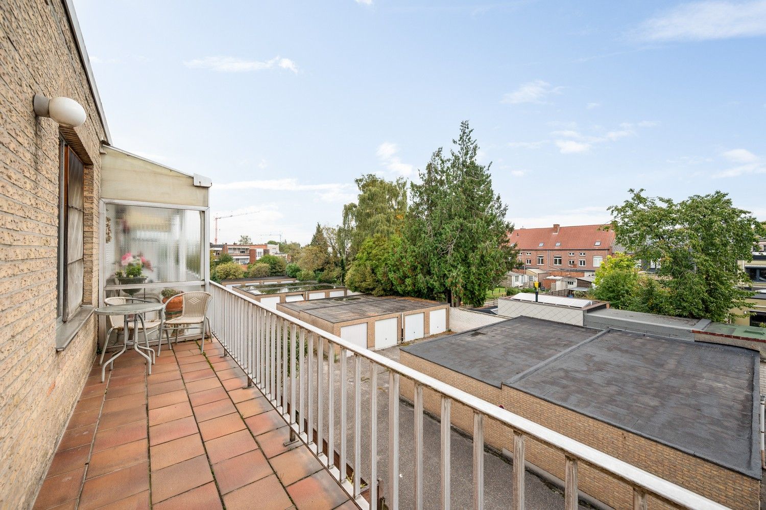 Gunstig gelegen appartement met 2 slaapkamers nabij station te Lier foto 3