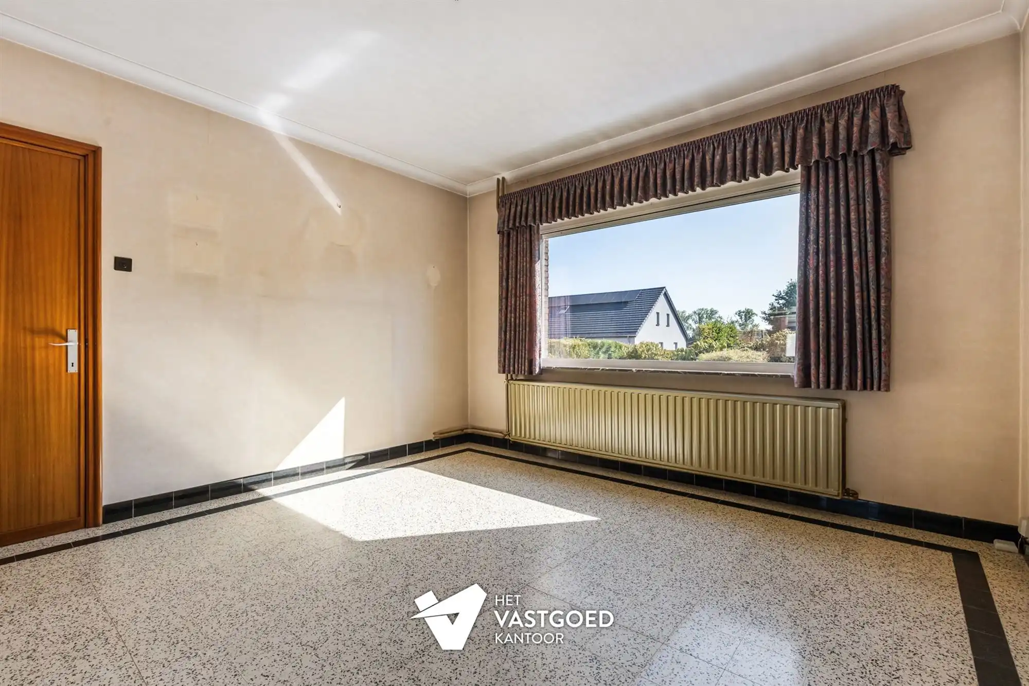 WONING MET POTENTIEEL (155M²) MET 3 SLAAPKAMERS EN GARAGE OP EEN PERCEEL VAN 12 ARE TE TESSENDERLO foto 6