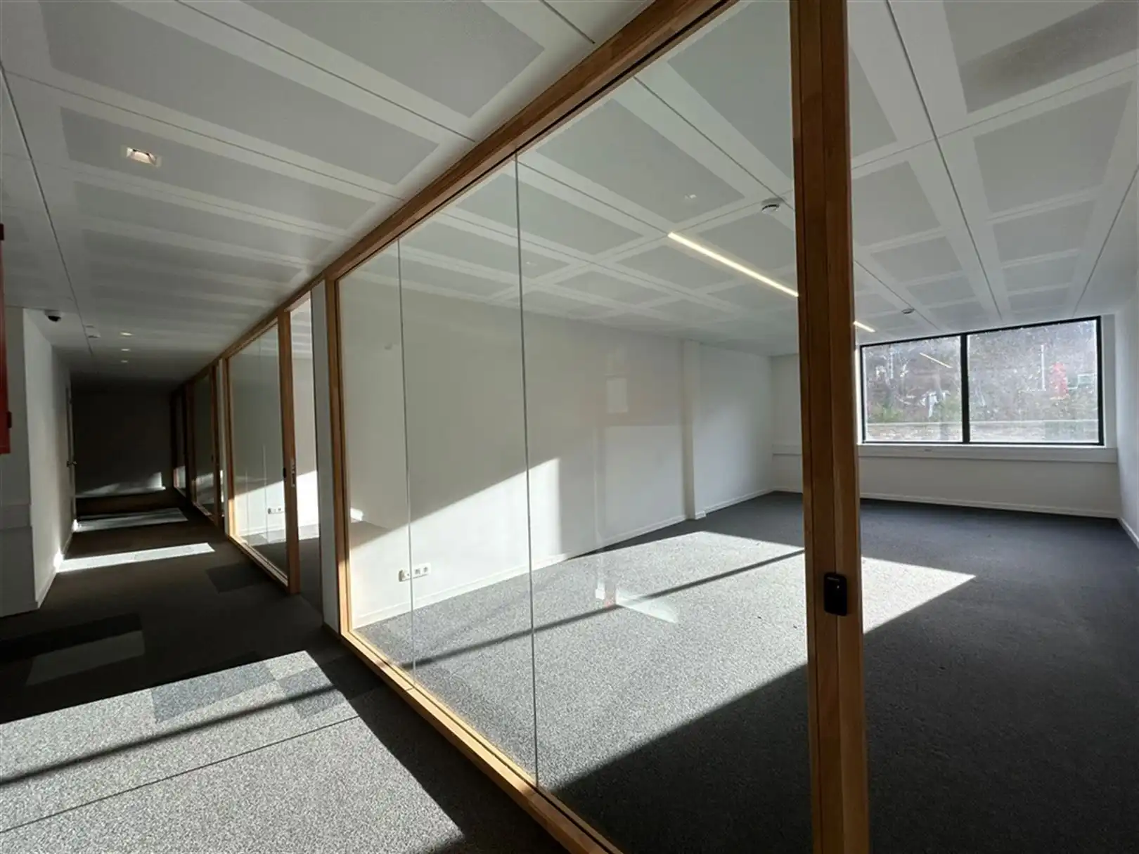 Volledig rerenoveerde kantoren te huur vanaf 150 m² foto 8