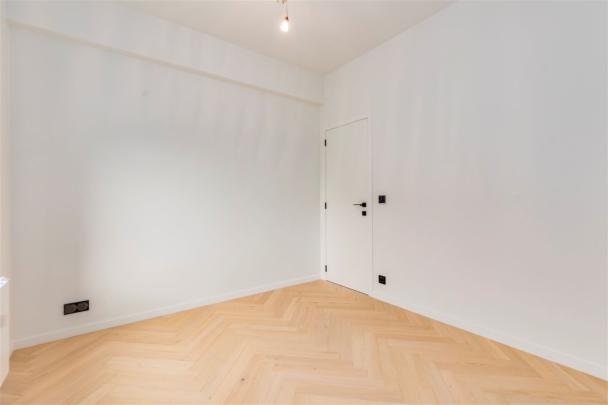 Super-de-luxe gerenoveerd appartement te Mortsel - 2 slk + 2 badk foto 15