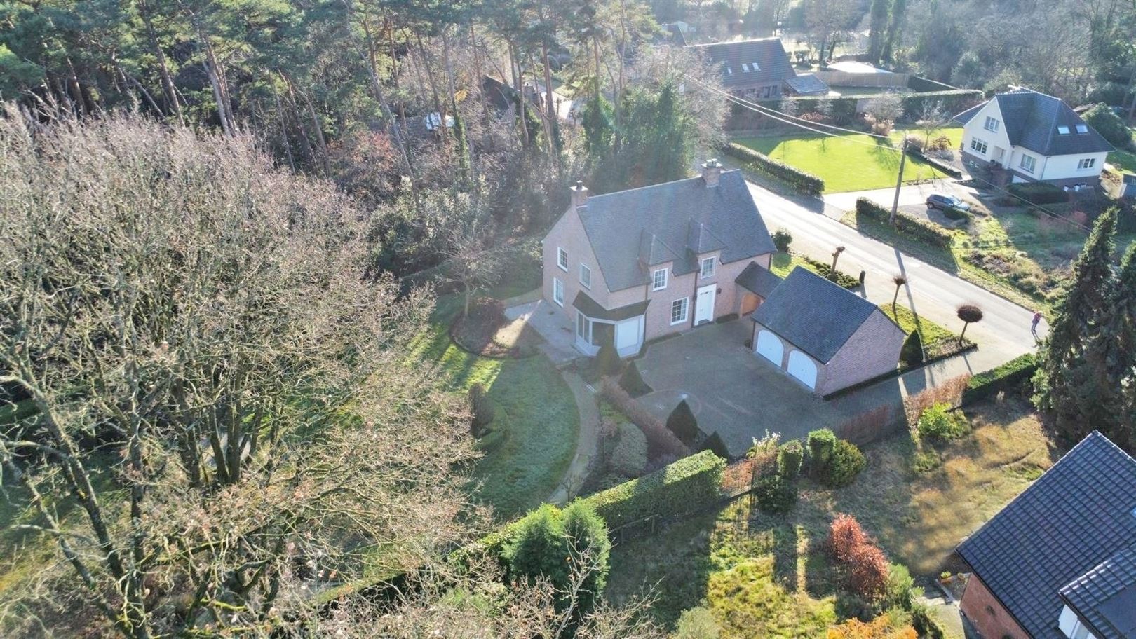 Tijdloze residentiële villa in doodlopende straat foto 25