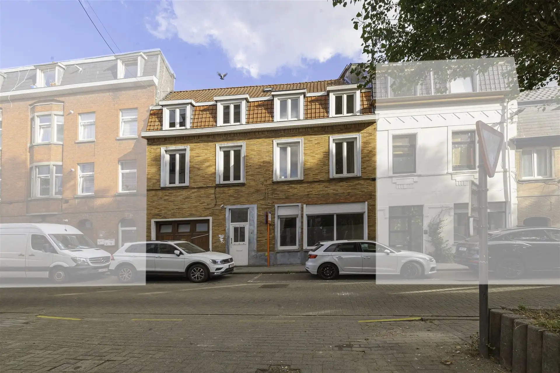Hoofdfoto van de publicatie: Renovatiepand met mogelijkheid tot 5 slpks op topligging!