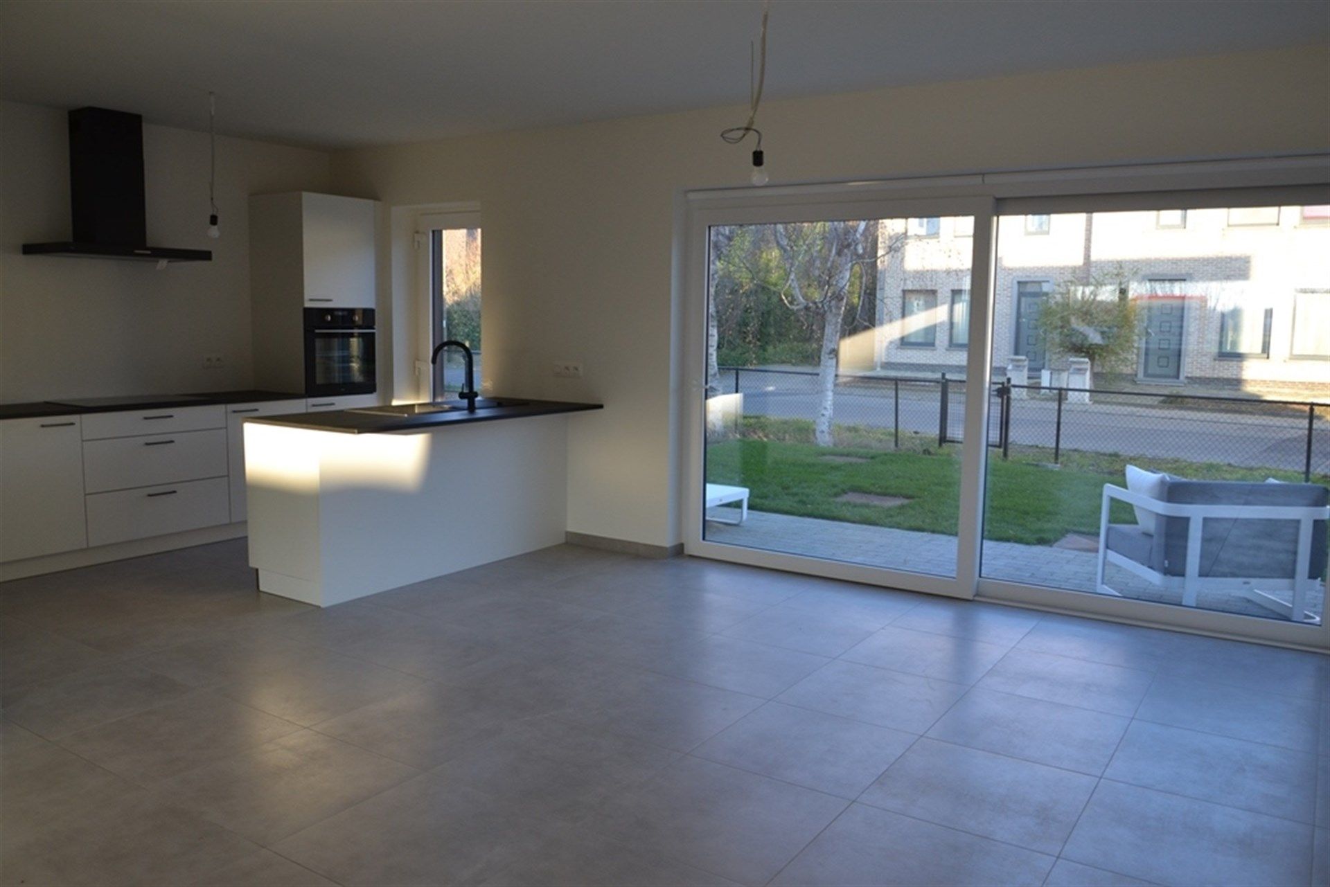Instapklare BEN  nieuwbouwwoning met terras en tuintje. foto 4