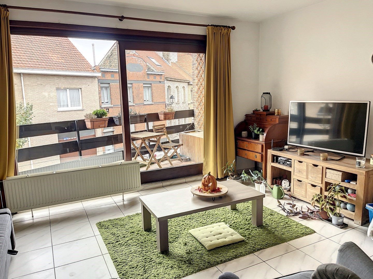 BEL-ETAGE met ZEER ruime garage/LOODS/werkplaats foto 3