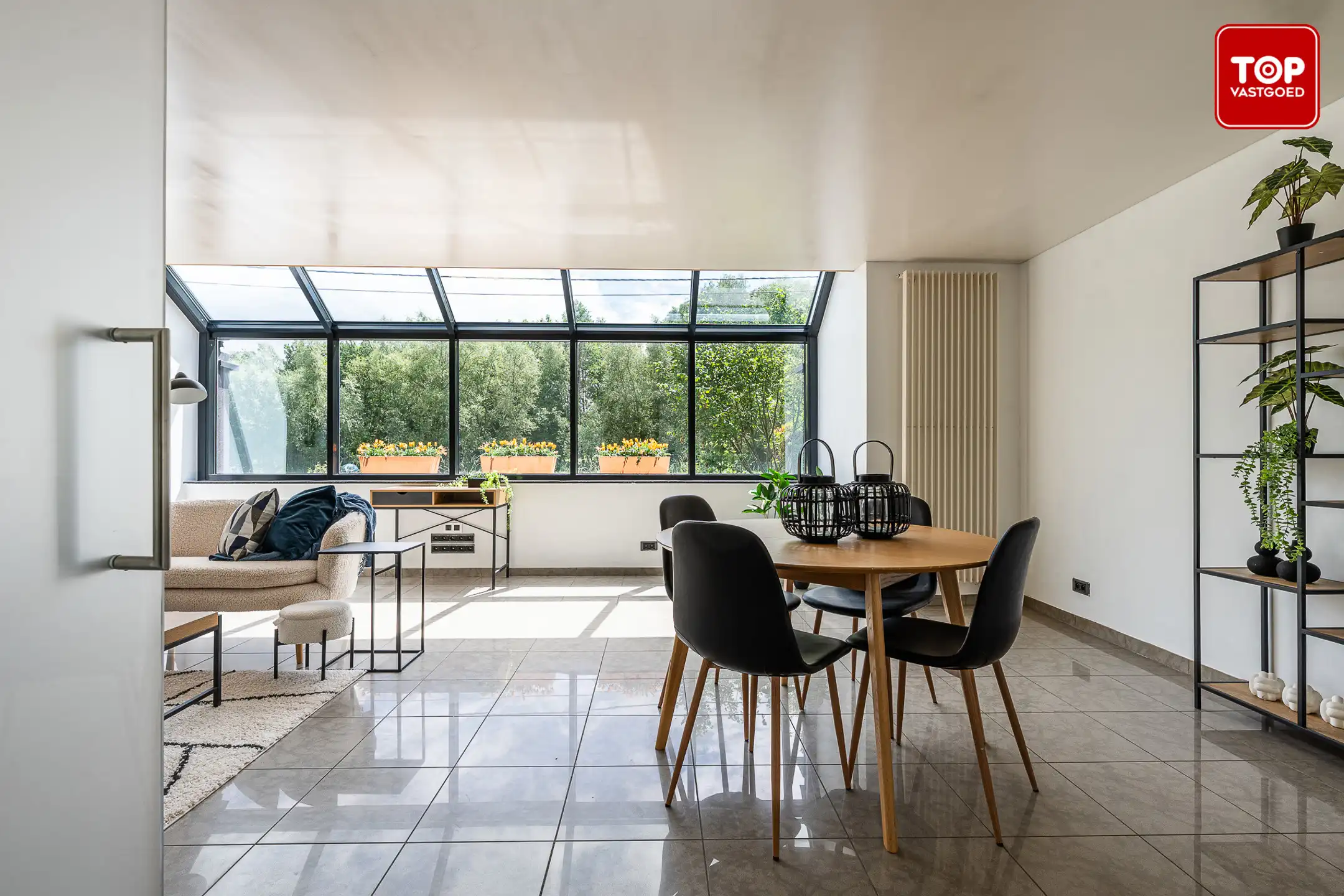 Gerenoveerde gezinswoning met garage en ruime tuin  foto 7