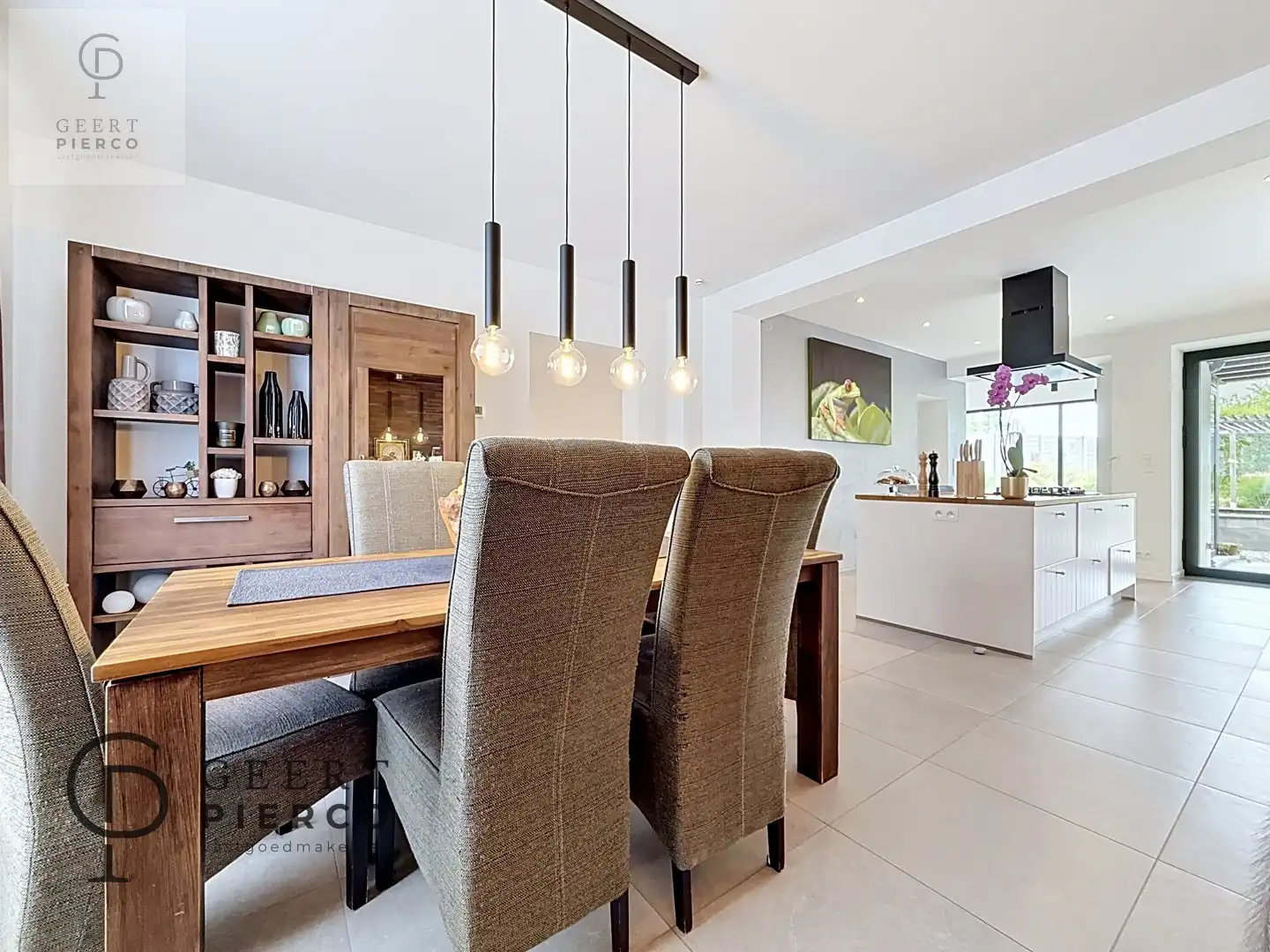 Ruimtelijke woning op een toplocatie foto 6