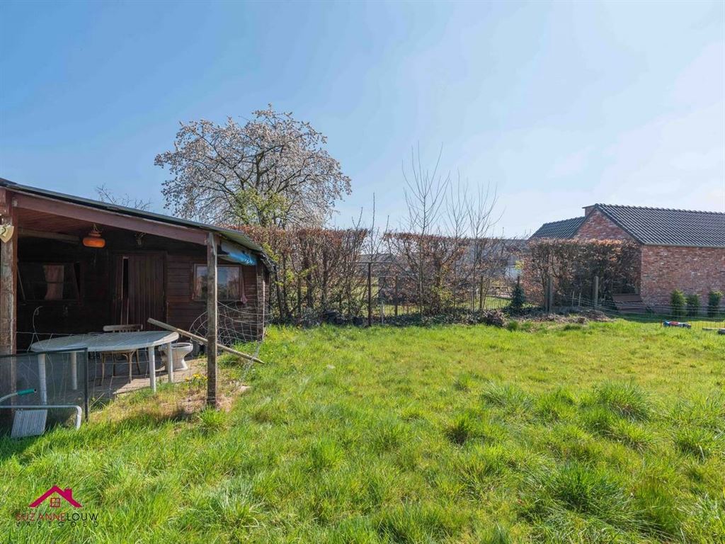 Vrijstaande woning, te renoveren naar eigen smaak en wensen foto 12