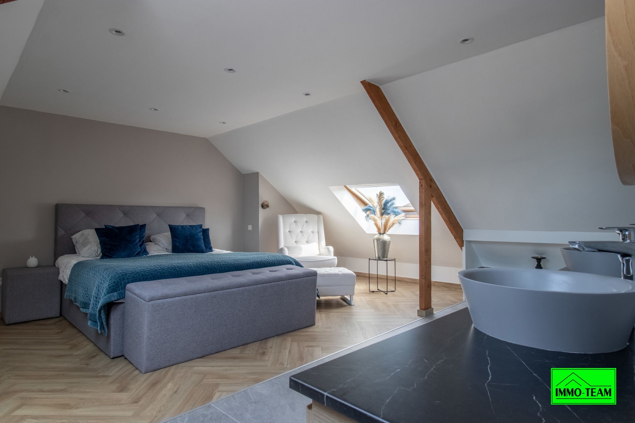 Instapklare gezinswoning met royale woonruimte en luxe  foto 14