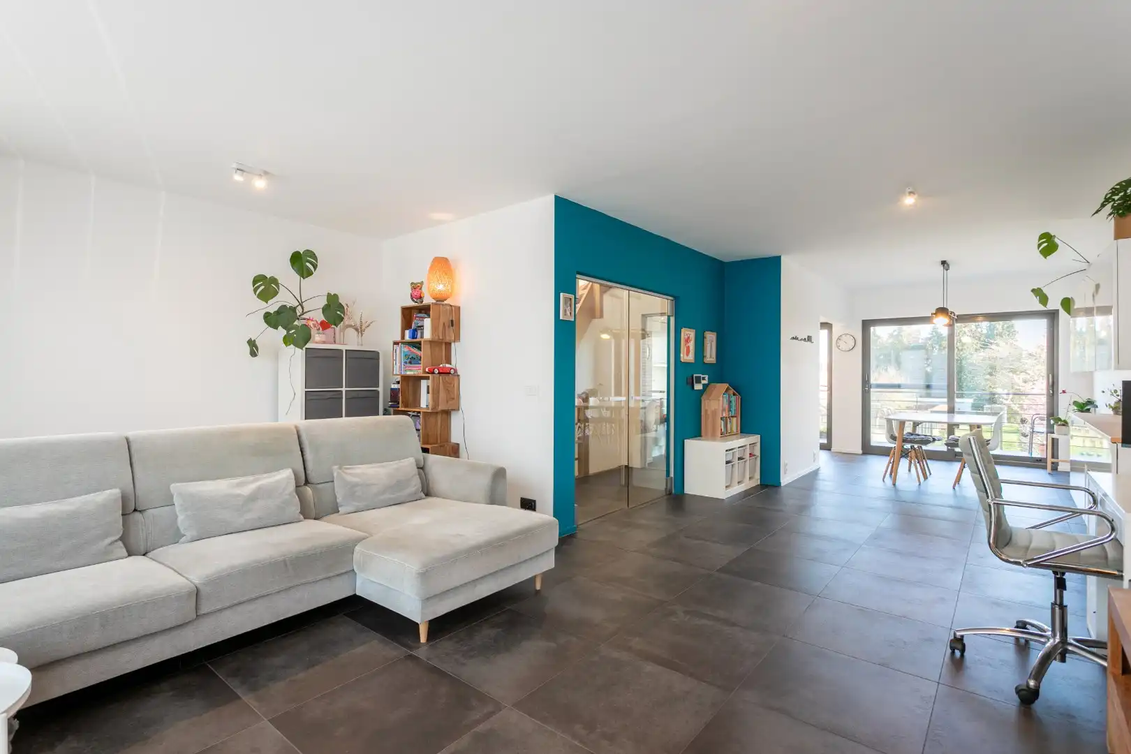 Bel-étage te koop met 3 slpks, terras en garage foto 5