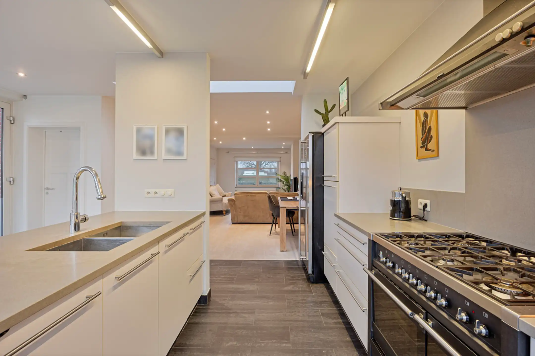 Charmante bemeubelde woning op toplocatie in Lanaken foto 9