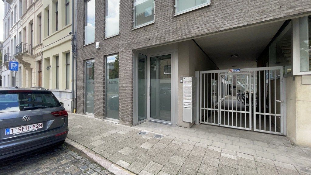 Gelijkvloers kantoor te huur aan het Zuid in Antwerpen foto 2