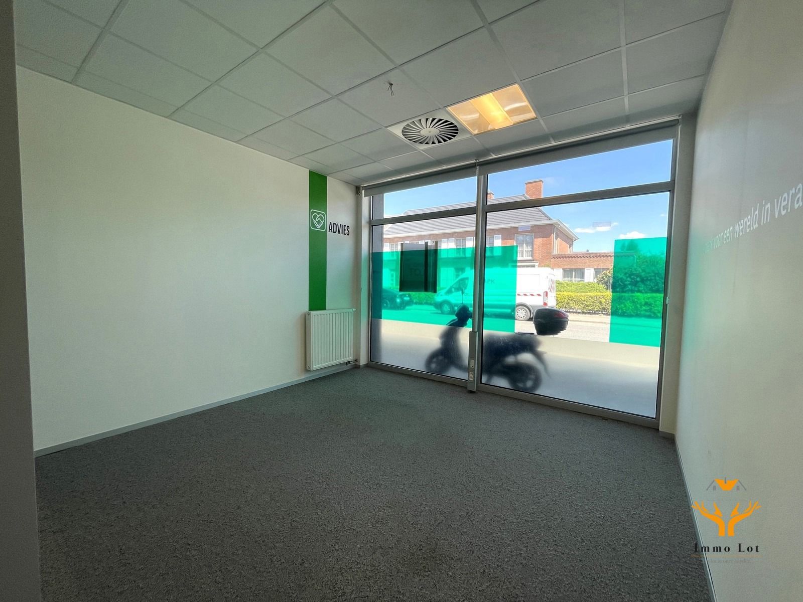 Te huur: handelsruimte van 228m² op toplocatie in Berlare  foto 12