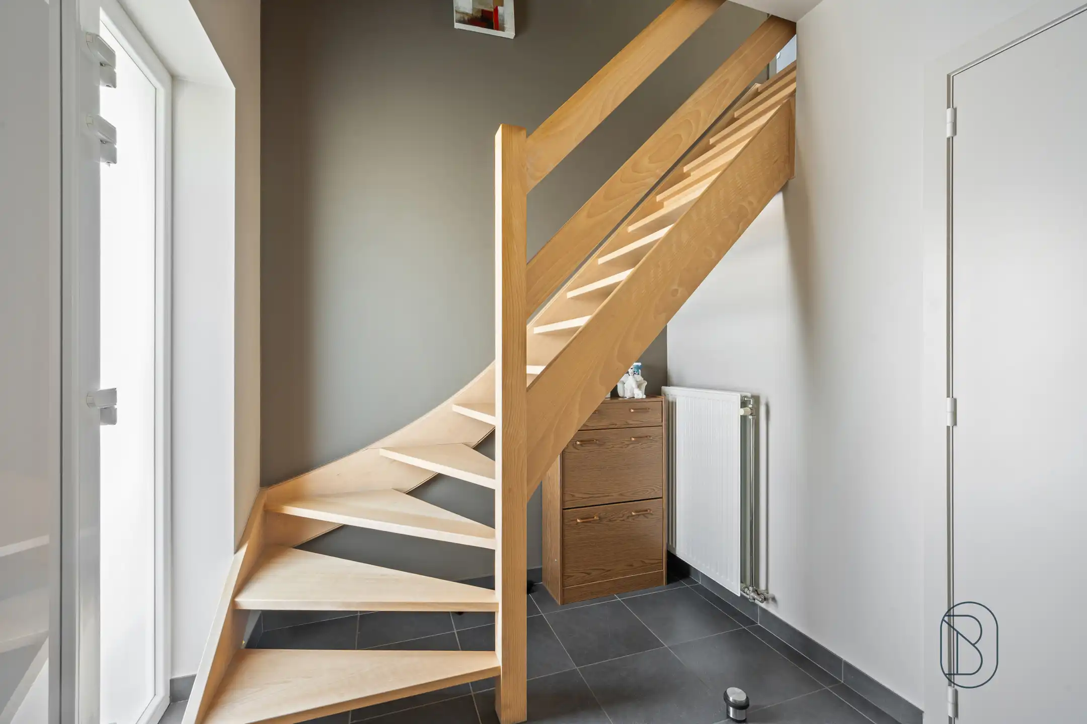 Instapklare energiezuinige topper met garage en tuin foto 11