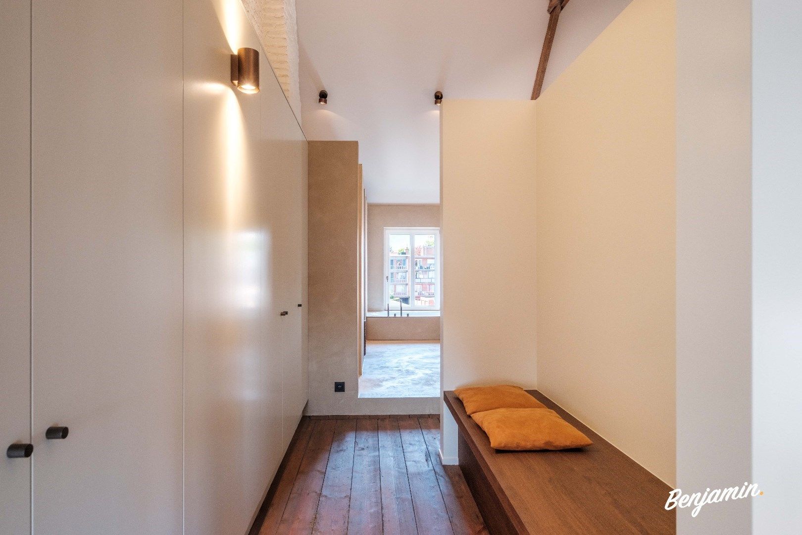 Prachtig gerenoveerd herenhuis op steenworp van Plein Kortrijk foto 22