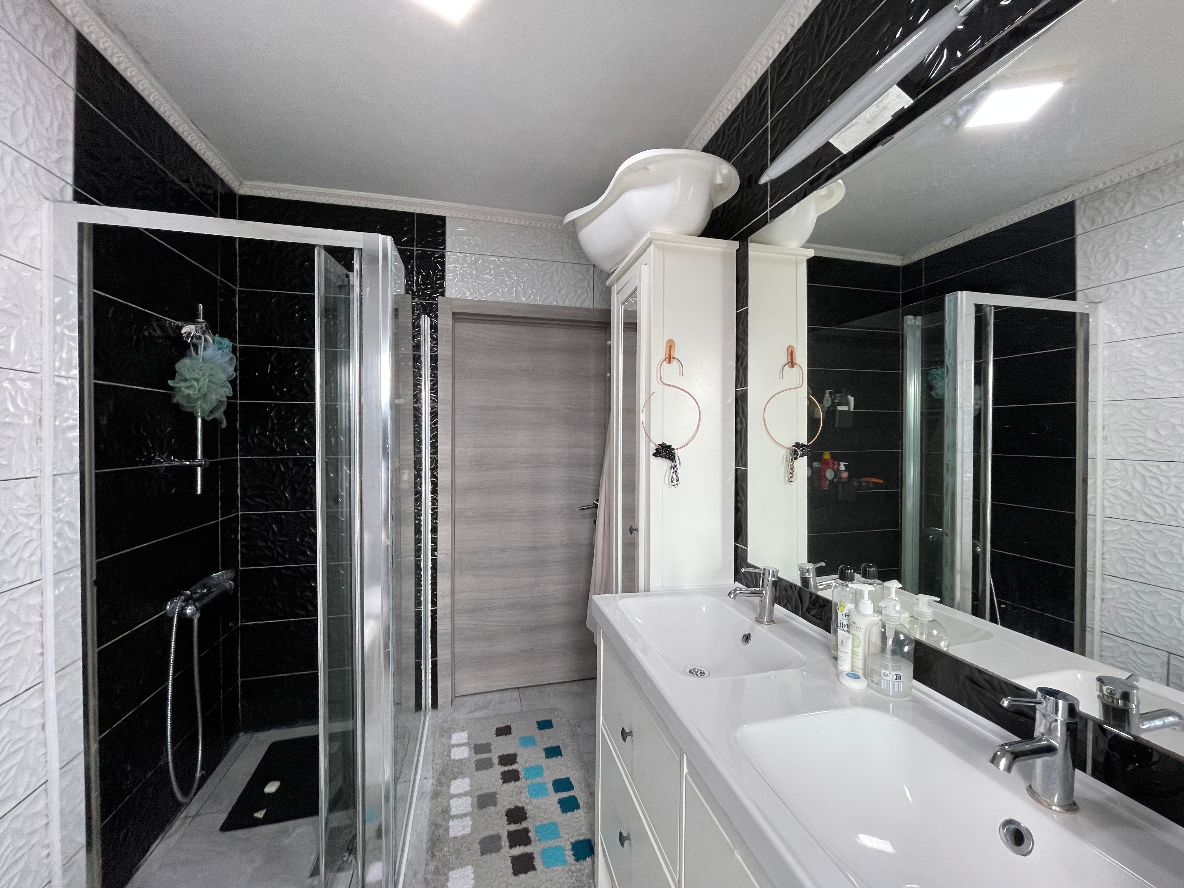 Instapklaar 263m² 2 badk 3 slpk foto 26
