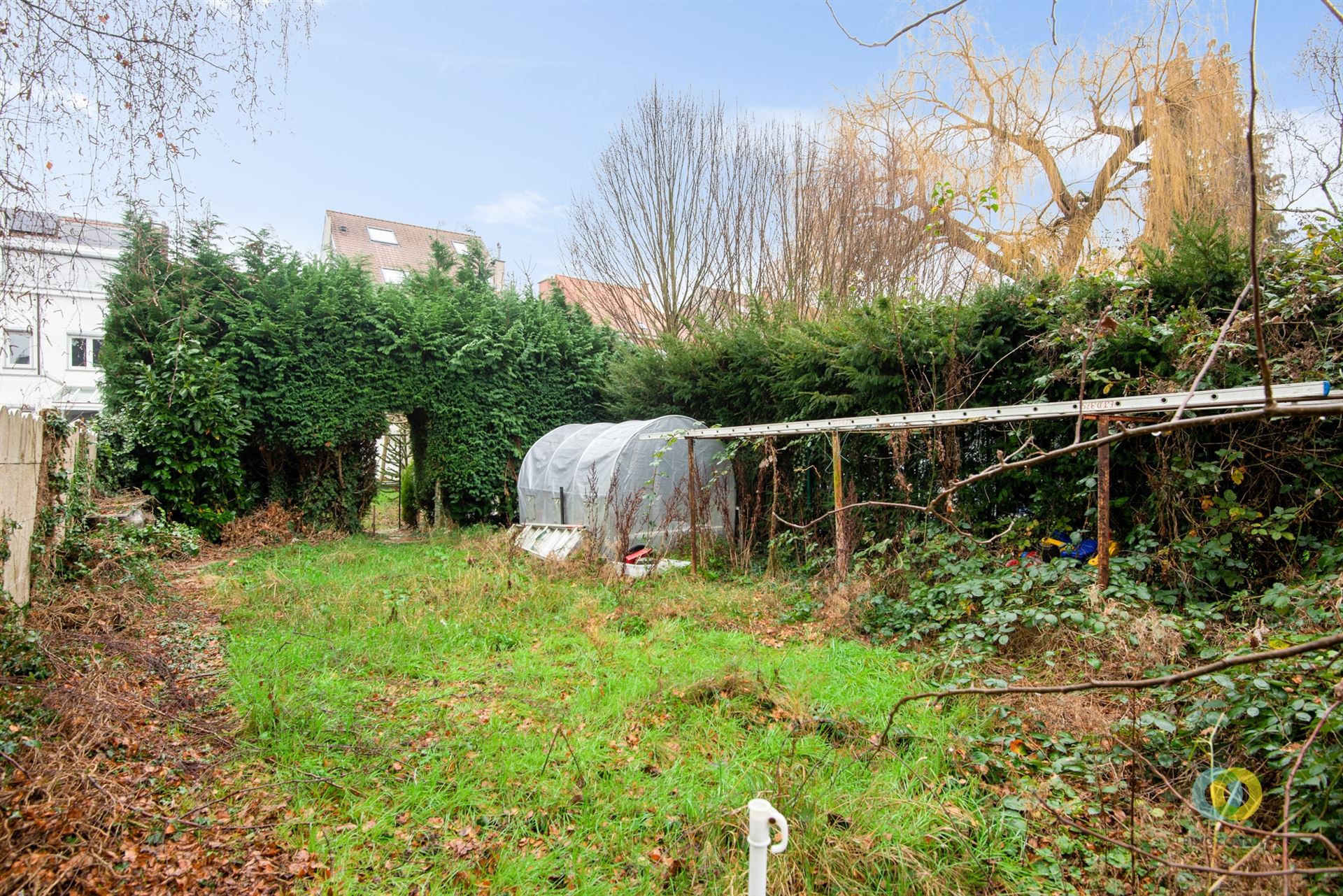 Ruime te renoveren woning met tuin en garage foto 9