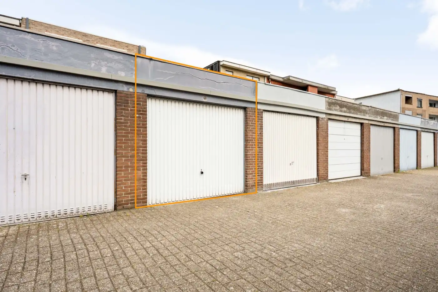 Super tof, instapklaar 1-slpk. appt. met groot terras, prachtig uitzicht en mog. garage foto 27